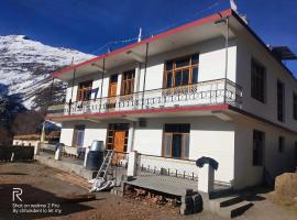 Tanzin brothers homestay, hotel v destinaci Tabo