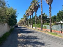 Mobilhome bord de mer, hotel in Le Grau-dʼAgde