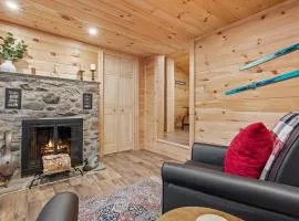 Riverfront Retreat in the White Mountains - 3BR Cozy Escape Near Ski & Hike