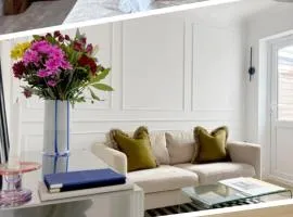 Modern Terrace home - 2 bedroom - University Hospital City Centre