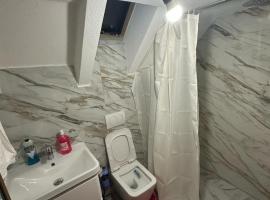 Vellezrit Gjelaj, hotel v destinaci Vukël