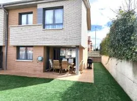Unifamiliar con jardín, piscina, tenis y pádel