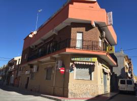 Pension La Linea, guest house in Puerto de Mazarrón