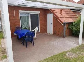 Ferienhaus in Neßmersiel mit Großer Terrasse