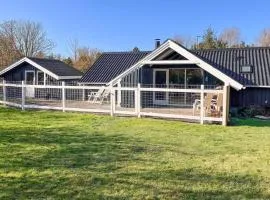 Stunning Home In Nakskov With Wifi