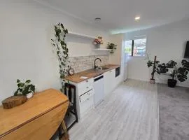Modern 1-Bedroom Apartment Retreat