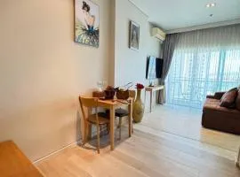 Luxury Seaview Condo