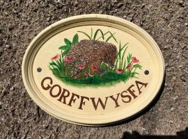 Cosy cottage in Snowdonia hamlet, hotel v destinaci Frongoch