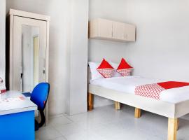 OYO 120 GP Residence, hotel v destinaci Kampung Sawah
