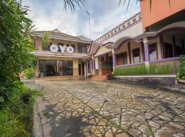 Hotel O Central Batu Near Jatim Park 3 Formerly Bunga Matahari Hotel, hotel in Batu