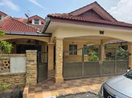 Permata Atiey Homestay