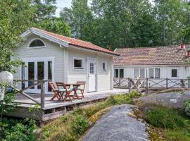 4 Bedroom Cozy Home In Lysekil