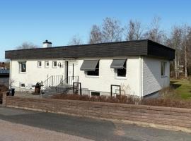 4 Bedroom Gorgeous Home In Vimmerby, hotel de luxe a Vimmerby