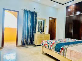 Golden Plaza, hotel v destinaci Qila Malla Singh