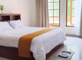 Amini Guest House