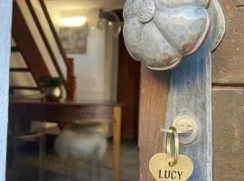 Rustico Lucy