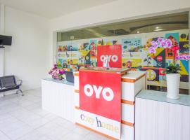 Super OYO 1838 COZY Home, hotel a Manado