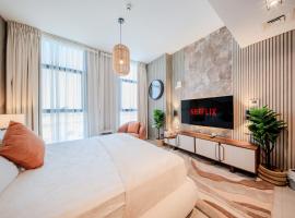 Fantastic Studio Royale Apartment At Al Mamsha, hotelli, jossa on uima-allas kohteessa Sharjah Intl