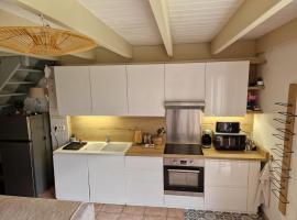 Maison typique 6 couchages oleronaise au c&oelig;ur de l'&icirc;le d'oleron, caba&ntilde;a en Saint-Pierre-dʼOl&eacute;ron