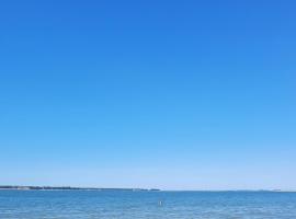 Mobil Home Charente-Maritime camping LA PIGNADE、ラ・トランブラードのホテル