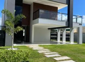 Luxuosa casa, a 150m da praia