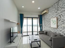 Bay Laurel Sunset Full Seaview Beach Kids Zone, hotel i Johor Bahru