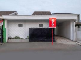 OYO Life 2391 Baladewa Residence Syariah, hotel v destinaci Karawang