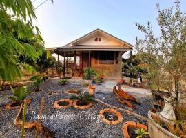 บ้านไร่ปณต 2 BaanraipanoteCottages, hotel v destinaci Lamphun