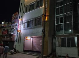 V R S Luxury AC Male Dormitory, hostel ở Mysore