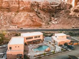 Bluff Dwellings Resort