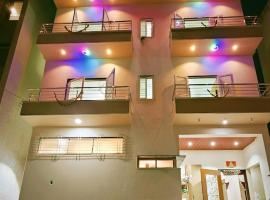 Vatavruksha Swamikrupa Residency, hotel em Akalkot