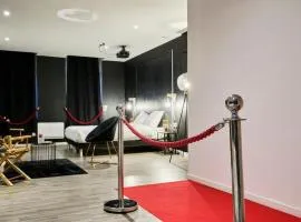 Suite Cinéma #5#- Jacuzzi & projecteur-self check-in