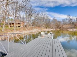 Historic Clark Cabin with Deck and Fishing Pond Access, hotel in Clark