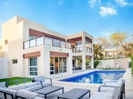 Luxurious 6-BHK Villa with Private Pool in Malibu