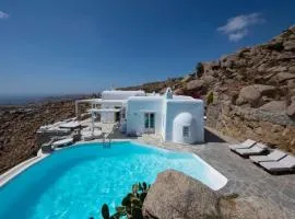 Lux Private Estate Endless Sea & Sky View