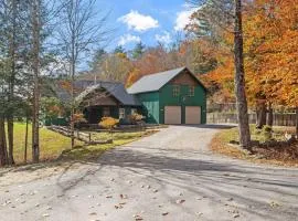 RiverNest - 1700 feet of Private Frontage on the Pemi River - 25 Acres, Sleeps 16, Close to Golf, Skiing, Hiking
