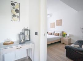 Dolce Lago B&B, hotel v destinaci Calolziocorte