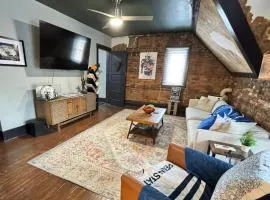 Stylish, Penn State-Themed Historic Getaway 2 Blocks from Waterfront