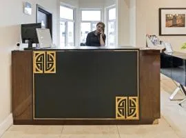 OYO The Baltimore Hotel