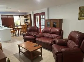 lovely double room share bathroom and kitchen