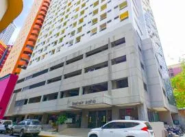 OYO 769 Poblacion Suites Polaris