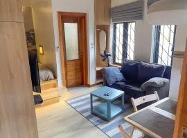 Artsy Chic Studio Apt Gidistays Lekki