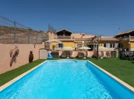 Spacious family villa with heated Pool