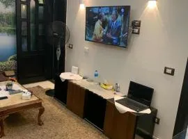 Enjoy modern cozy entire studio in a fancy building with Free Wi-Fi & AC and Flat screen TV in Loran in the heart of Alexandria