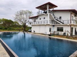 Temuri Resort, hotel in Hambantota