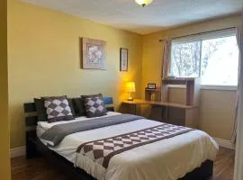 Biddington private room close airport!