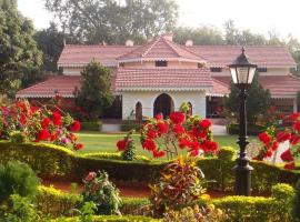 WelcomHeritage Golf View, hotel in Pachmarhī