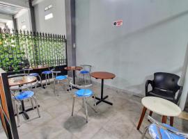 Super OYO 90767 Gm Guest House, hotel v destinaci Wonogiri