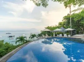 Seaview Private Villas