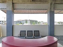 SUPER OYO 90905 Dangau Datuk Guesthouse, hotel v destinaci Ngabean